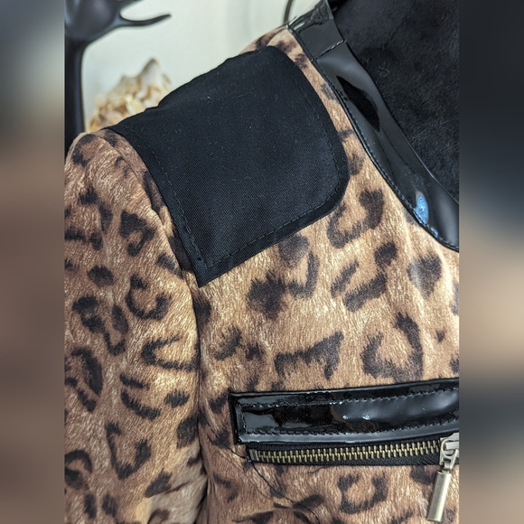 Chico's Animal Print and Patent Leather Jacket Size 1 - Picture 7 of 11